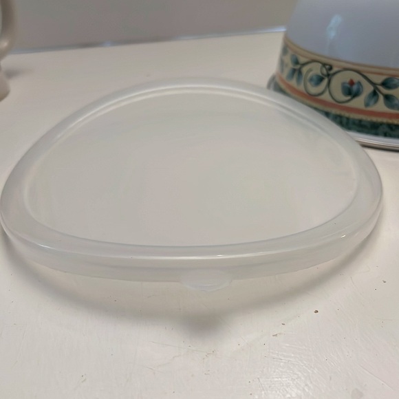 Pfaltzgraff French Quarter Enamel Covered Bowl - Picture 4 of 5